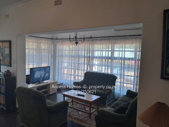 A charming Residence close Kew Drive and Ridgeway North  (Sole Mandate)