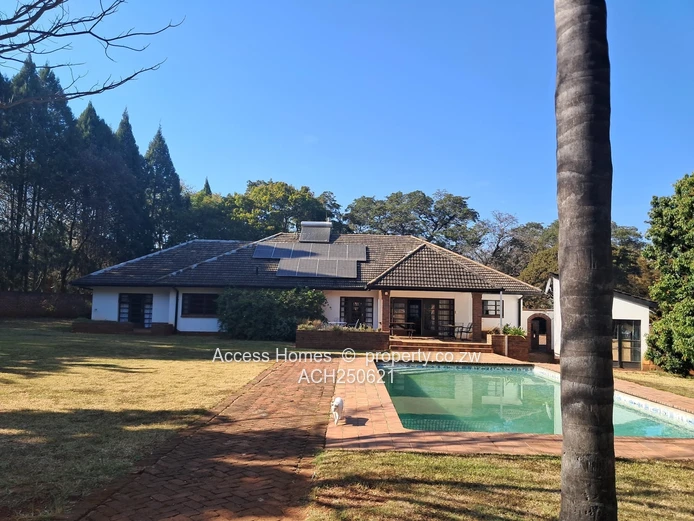 A charming Residence close Kew Drive and Ridgeway North  (Sole Mandate)